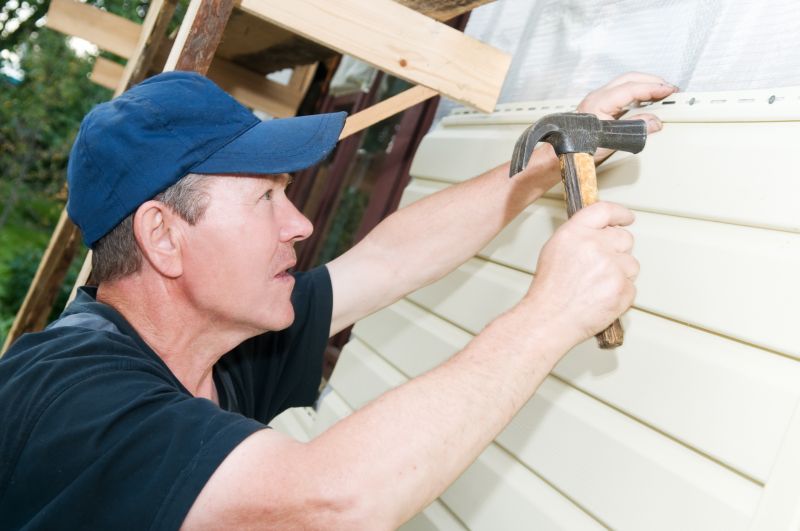 Professional Vinyl Siding Repair Crew